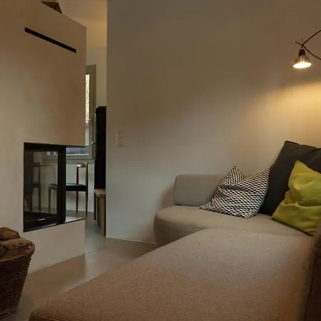 Hausteil In Einer Waldlichtung Im Stadtwald Apartment